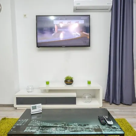 Ben Yehuda - Shabbat Friendly Apartment Bucharest