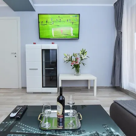 Ben Yehuda - Shabbat Friendly Apartment Bucharest
