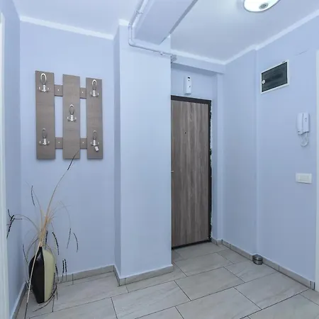 Ben Yehuda - Shabbat Friendly Apartment Bucharest
