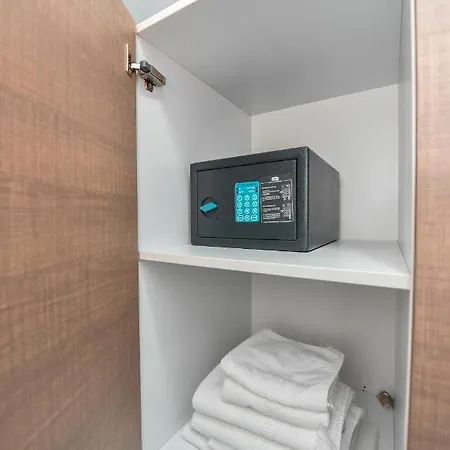 Ben Yehuda - Shabbat Friendly Apartment